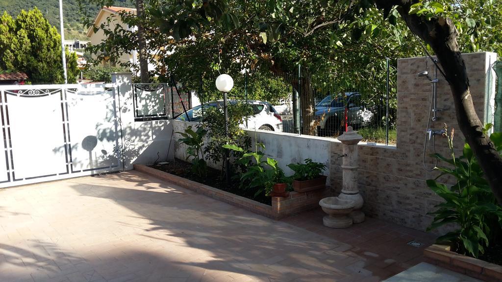 L'Albero Di Limoni Sul Mare Di Pizzo别墅 外观 照片